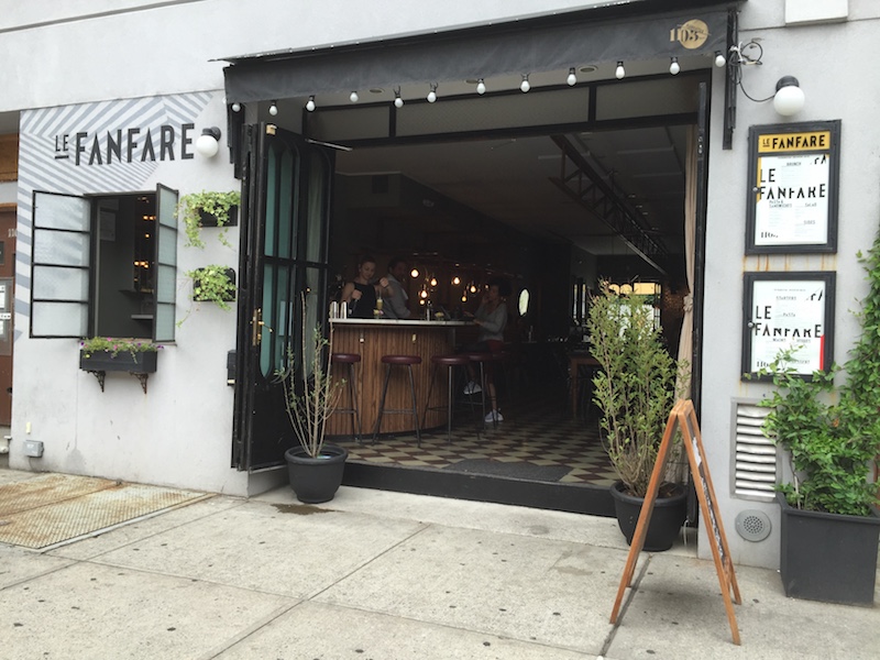 New York Façade Fanfare