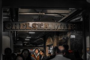 Intérieur du Chelsea Market Food Court - Blog que faire à chelsea ? Visiter new york avec new york off road et retrouver toutes nos adresses