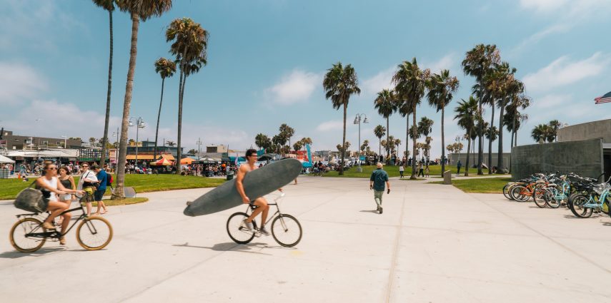 Voilà le mois de juillet ! L’été, les vacances, le soleil… Pour ceux qui ont prévu de s’envoler pour la Californie, Los Angeles Off Road vous a concocté un programme aux petits oignons.