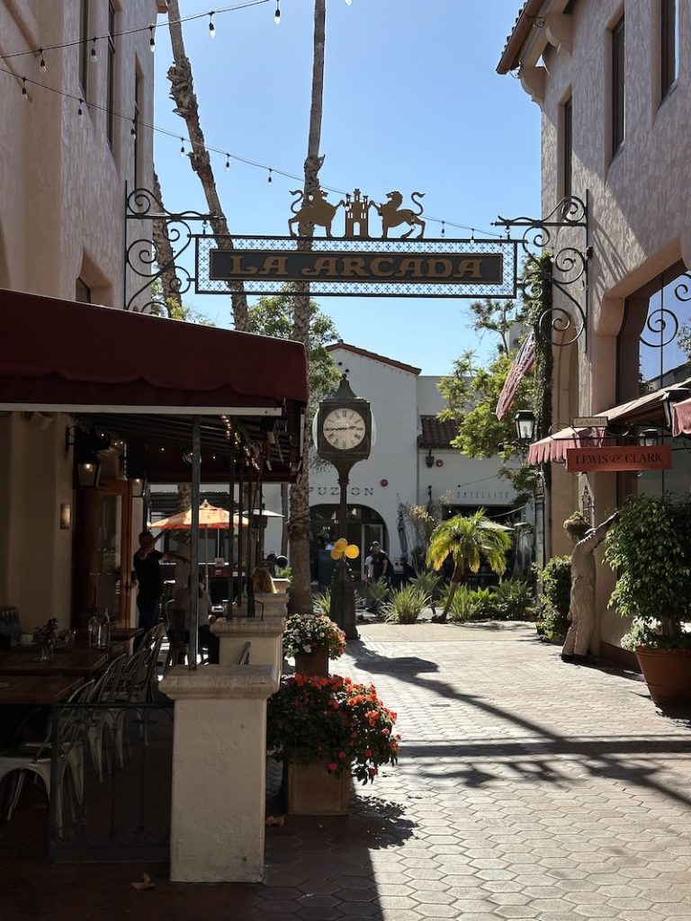 Santa Barbara Off Road _ Downtown SB_Historical_Museum_(2)-1 (dragged).tiffArcada_Plaza_(2)