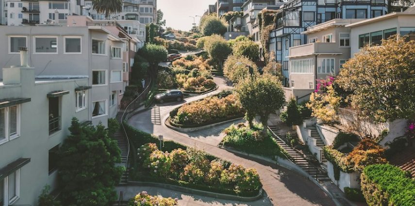 Juin est l’un des mois les plus chargés à San Francisco avec de nombreux festivals de rue ou de musique, courses sportives et la fameuse Pride.
Retrouvez toutes nos suggestions pour organiser au mieux votre séjour!