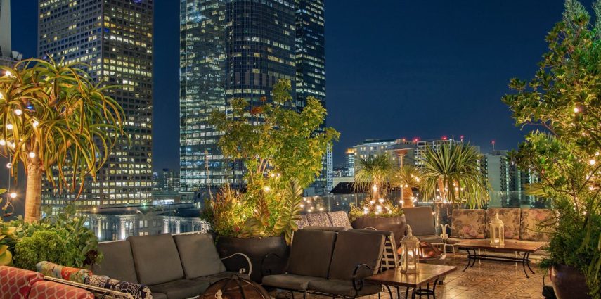 Nos guides vous livrent leur sélection des meilleurs rooftops à Los Angeles pour passer un bon moment.