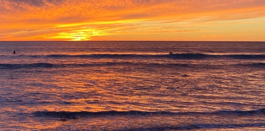 Découvrez les 10 meilleurs endroits pour admirer un magnifique coucher de soleil à Los Angeles. Plages, montagnes et panoramas urbains, vivez un moment inoubliable dans la Cité des Anges !