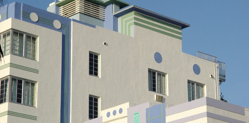 Vous vous demandez quoi faire en dehors de vos séances bronzette sur la plage de South Beach ? On vous a préparé une petite présentation du quartier, suivez le guide !