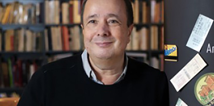 Cette semaine, je suis heureuse de vous présenter Christophe. Christophe travaille chez Voyageurs du Monde, agence spécialisée dans la création de séjour sur-mesure.