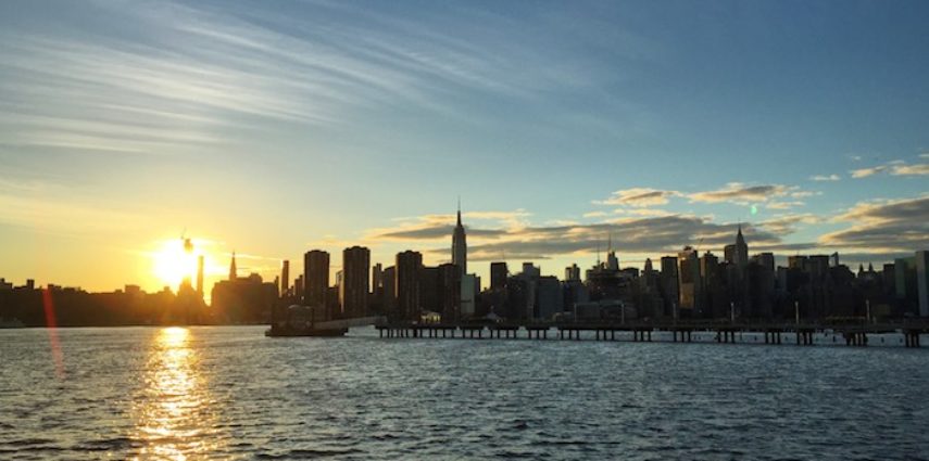 Julie et Claire sont les créatrices de New York Chéri, un site qui dévoile les bonnes adresses de New York et ses alentours depuis Novembre 2015. Elles nous racontent leurs vies à New York. 