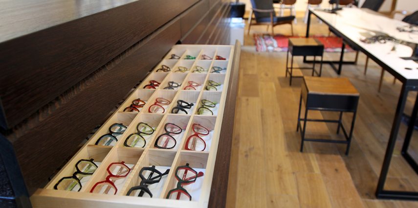 Découvrez l'interview d'André ! Il est opticien chez Anne & Valentin, une entreprise familiale d'opticien français basée à Toulouse, Paris et surtout New York ! Il nous parle aujourd'hui de sa vie dans la Grosse Pomme !