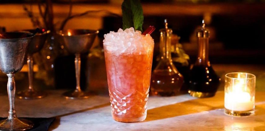 Les guides de New York Off Road vous livrent leurs speakeasy préférés, ces bars cachés dont le cocktail est la spécialité.