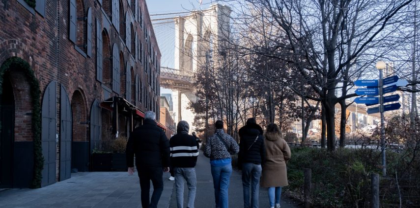 Au mois de février, New York vit au rythme de l'hiver. Avec moins de touristes, c'est une bonne occasion de visiter des attractions prises d'assault pendant la haute saison et de profiter de tarifs de transports et d'hébergement plus bas. Vous êtes tentés par une escapade ? Voici nos suggestions d'activités pour le mois de février 2024.